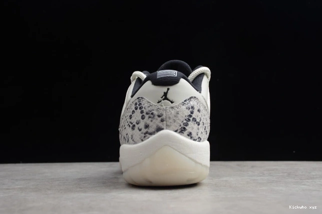 Snake Light Jordan 11 Bone SE Low CD6846-002 Air 0607